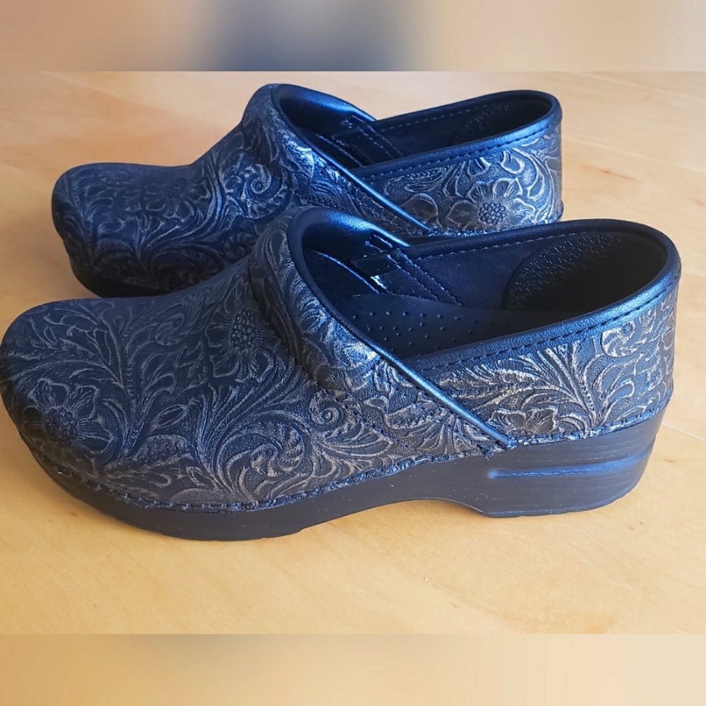 Dansko Women's Professional Clogs Size 7